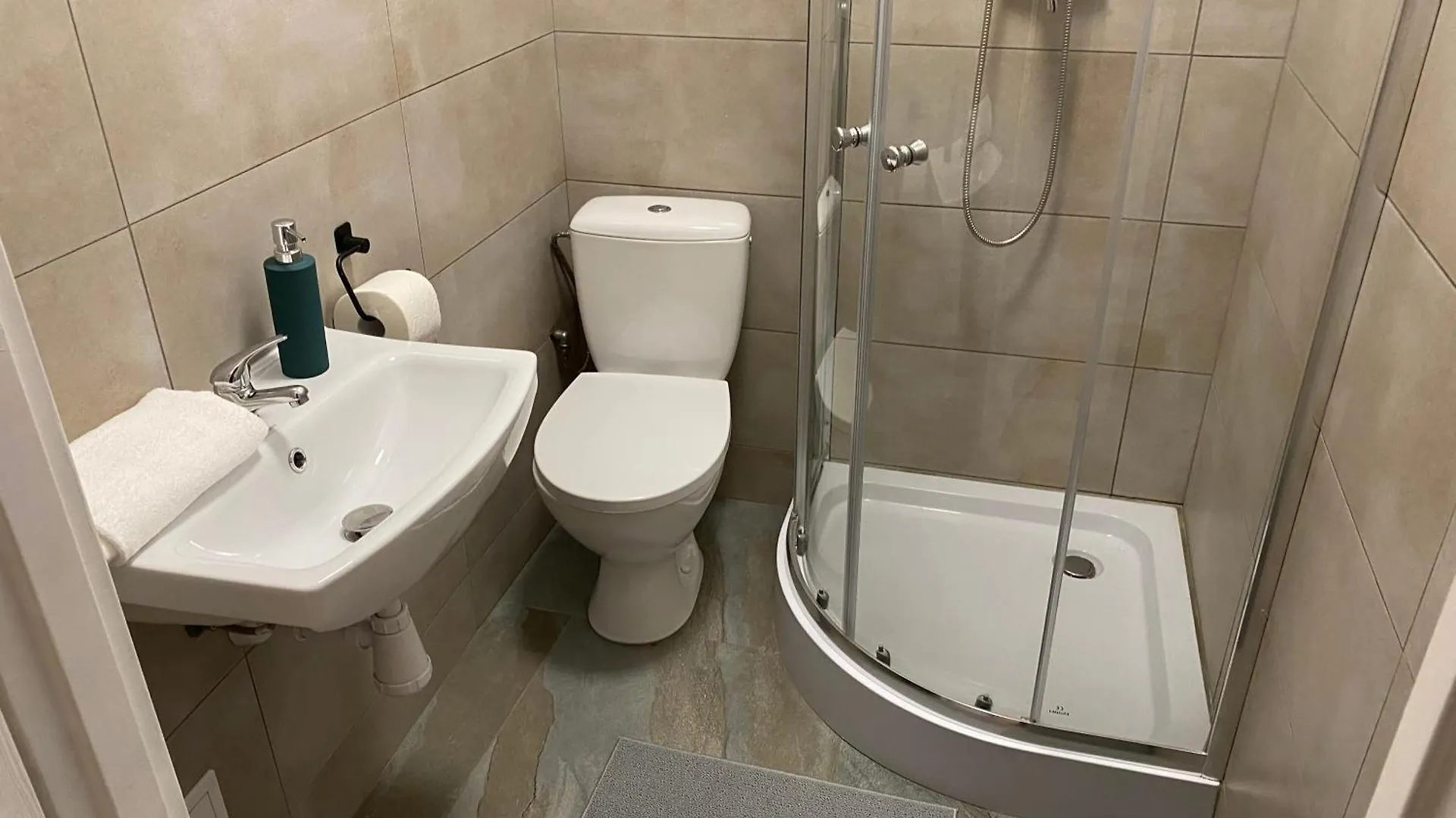 Pini Hostel - Przytulne Pokoje W Centrum Krakowa