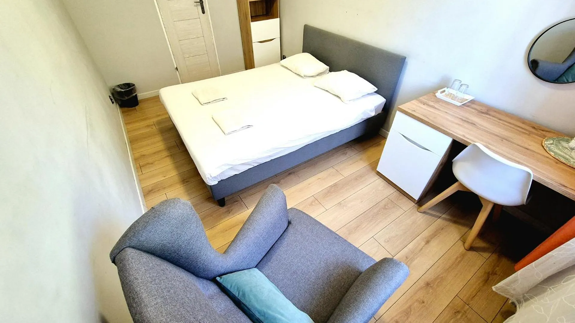 Pini Hostel - Przytulne Pokoje W Centrum Krakowa