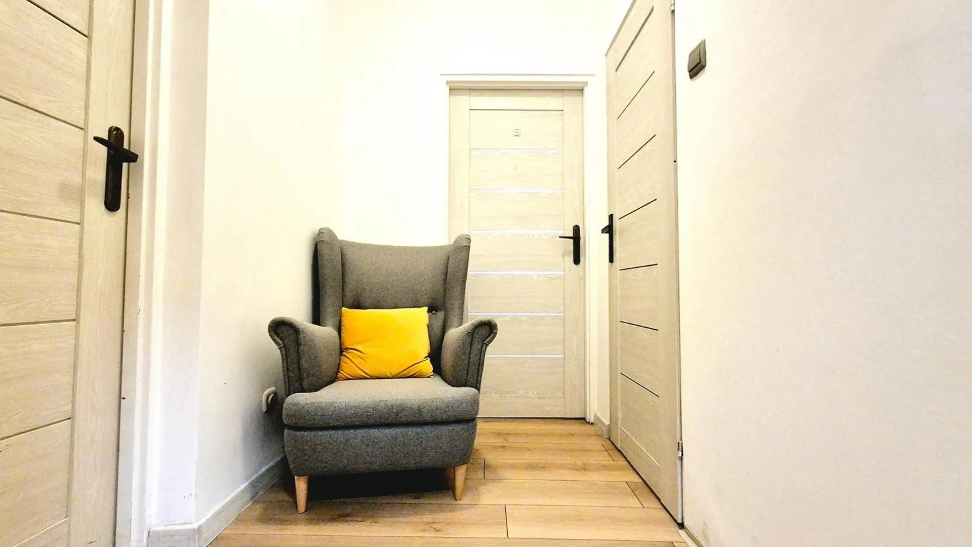 Pini Hostel - Przytulne Pokoje W Centrum Krakowa