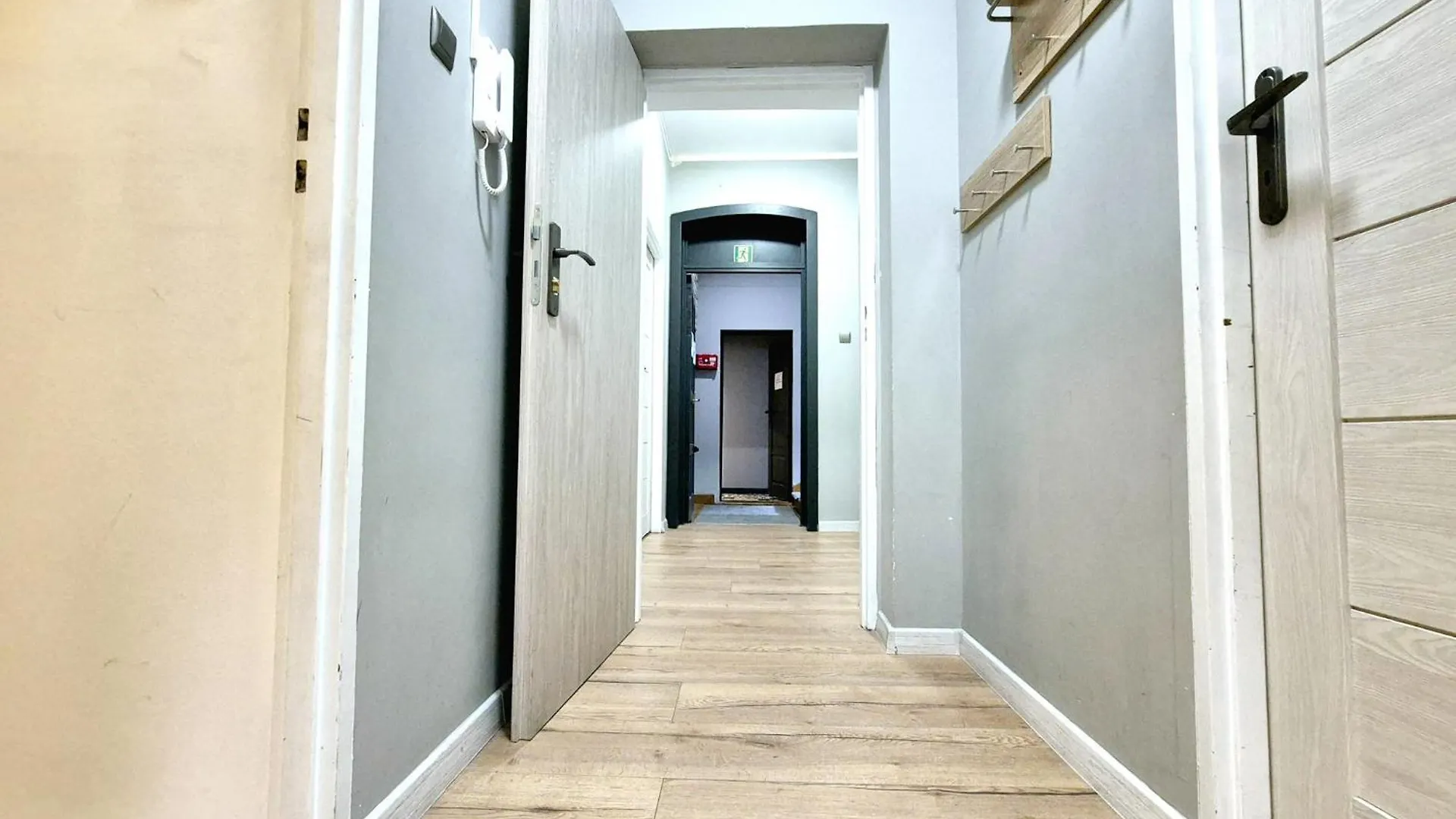 Pini Hostel - Przytulne Pokoje W Centrum Krakowa 0*, Krakow