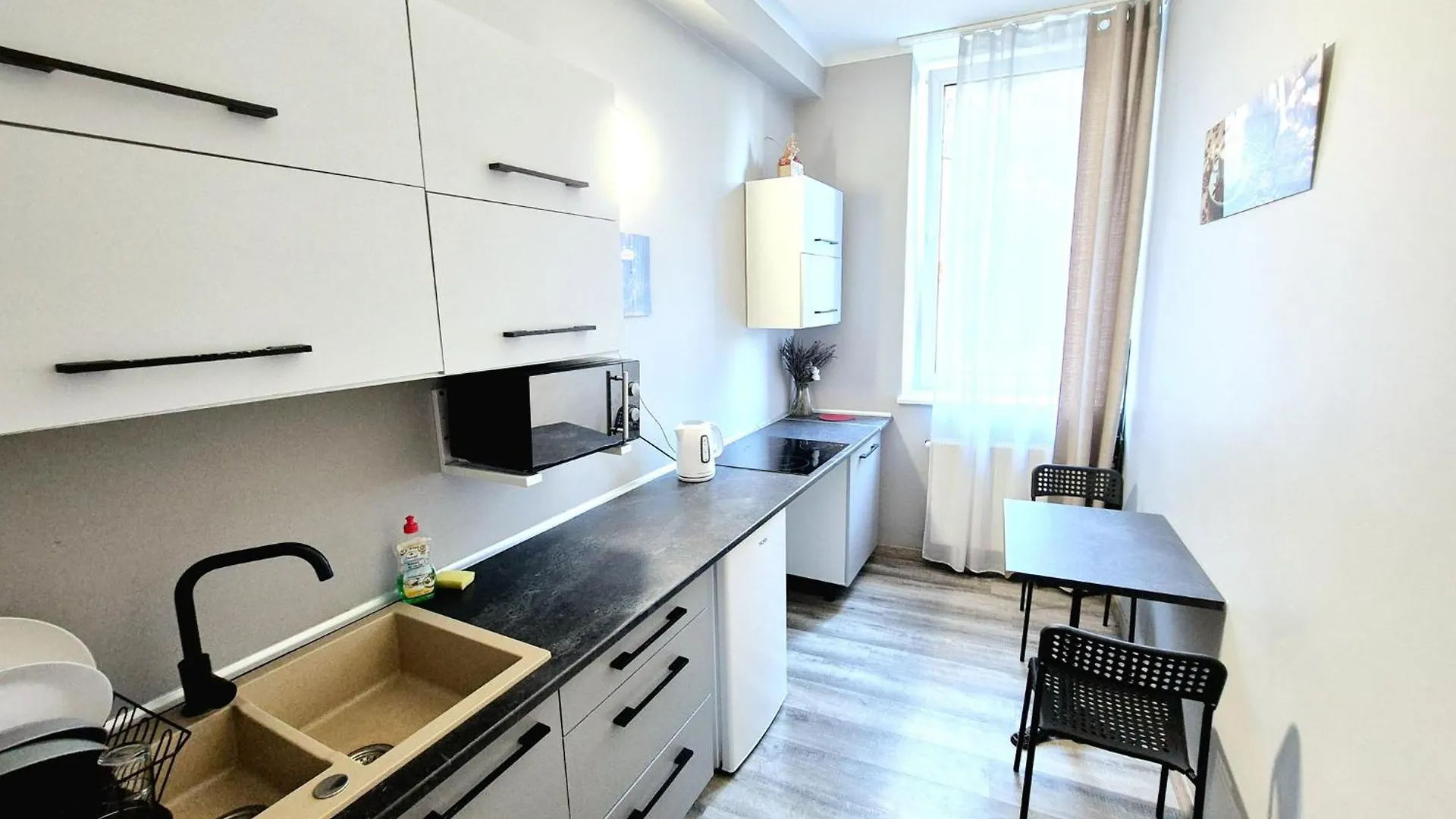 Pini Hostel - Przytulne Pokoje W Centrum Krakowa