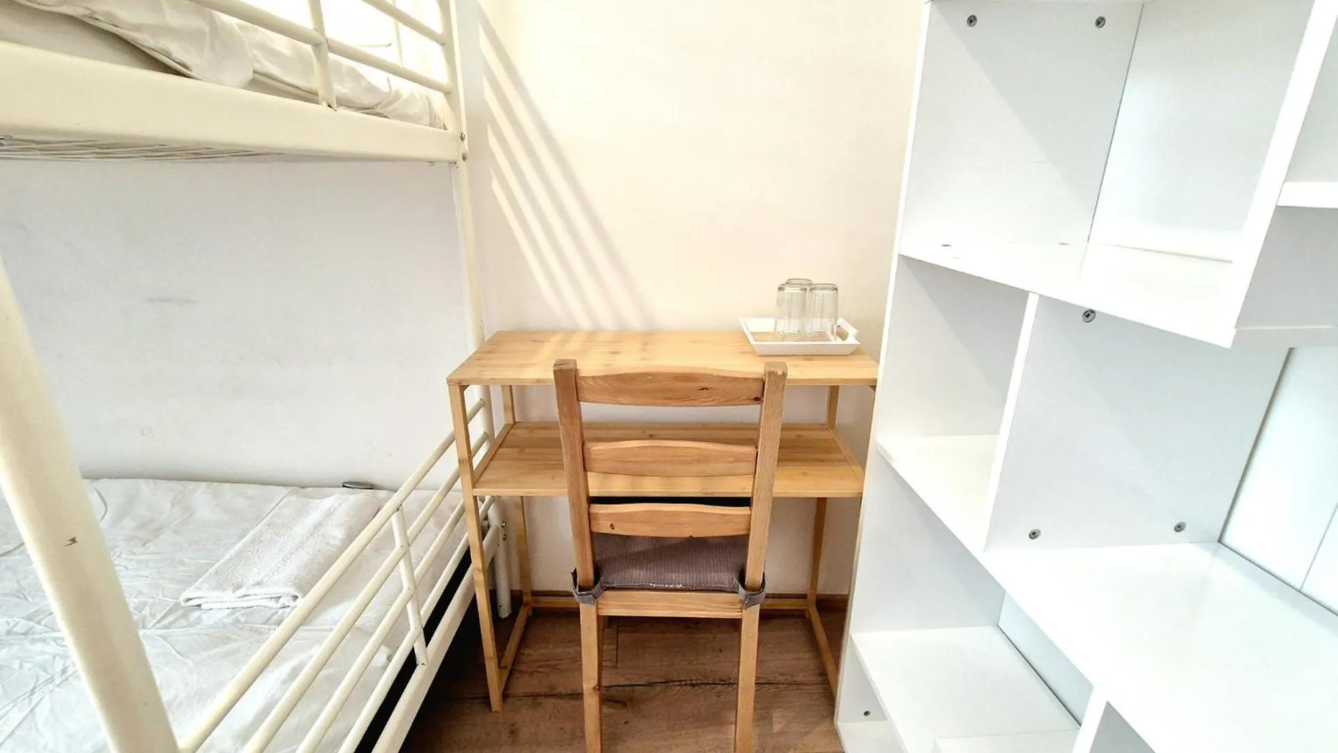 Pini Hostel - Przytulne Pokoje W Centrum Krakowa  Krakow