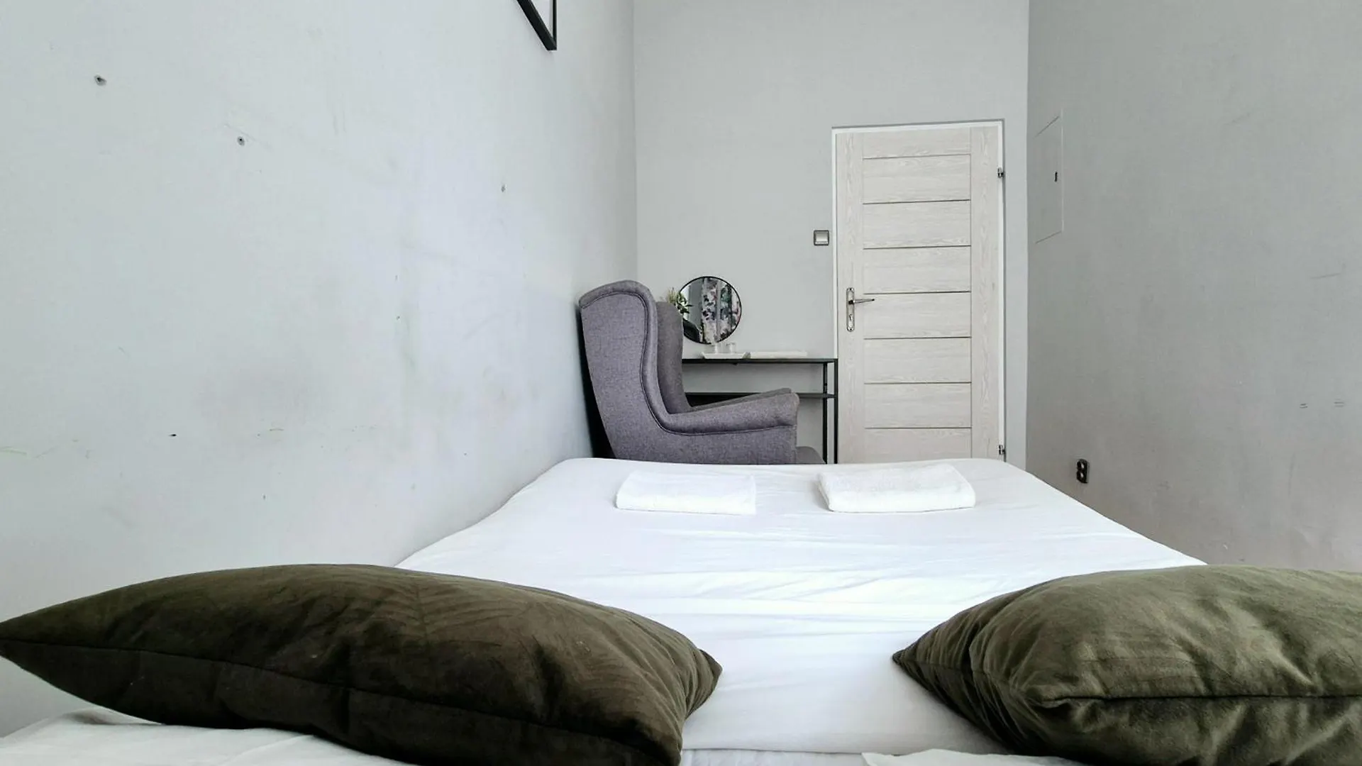 Pini Hostel - Przytulne Pokoje W Centrum Krakowa