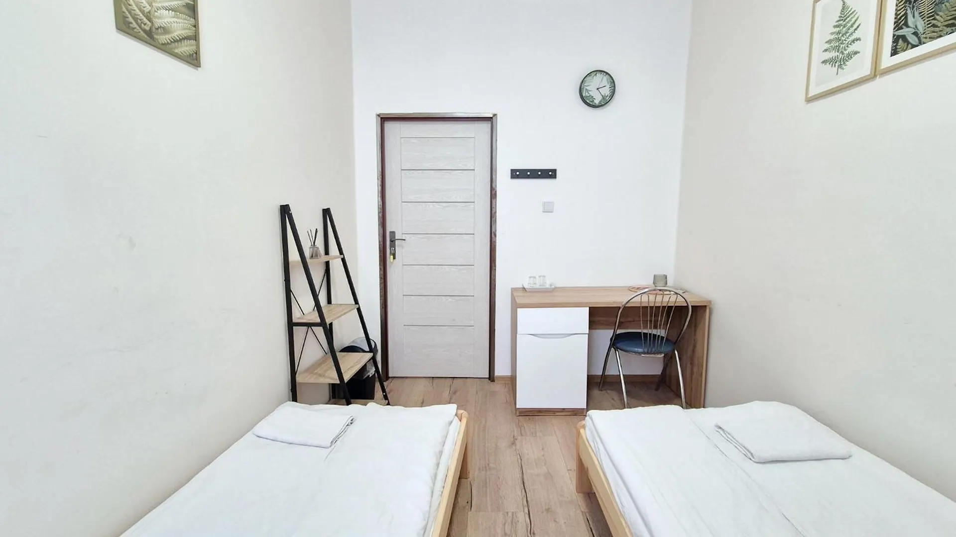 Pini Hostel - Przytulne Pokoje W Centrum Krakowa