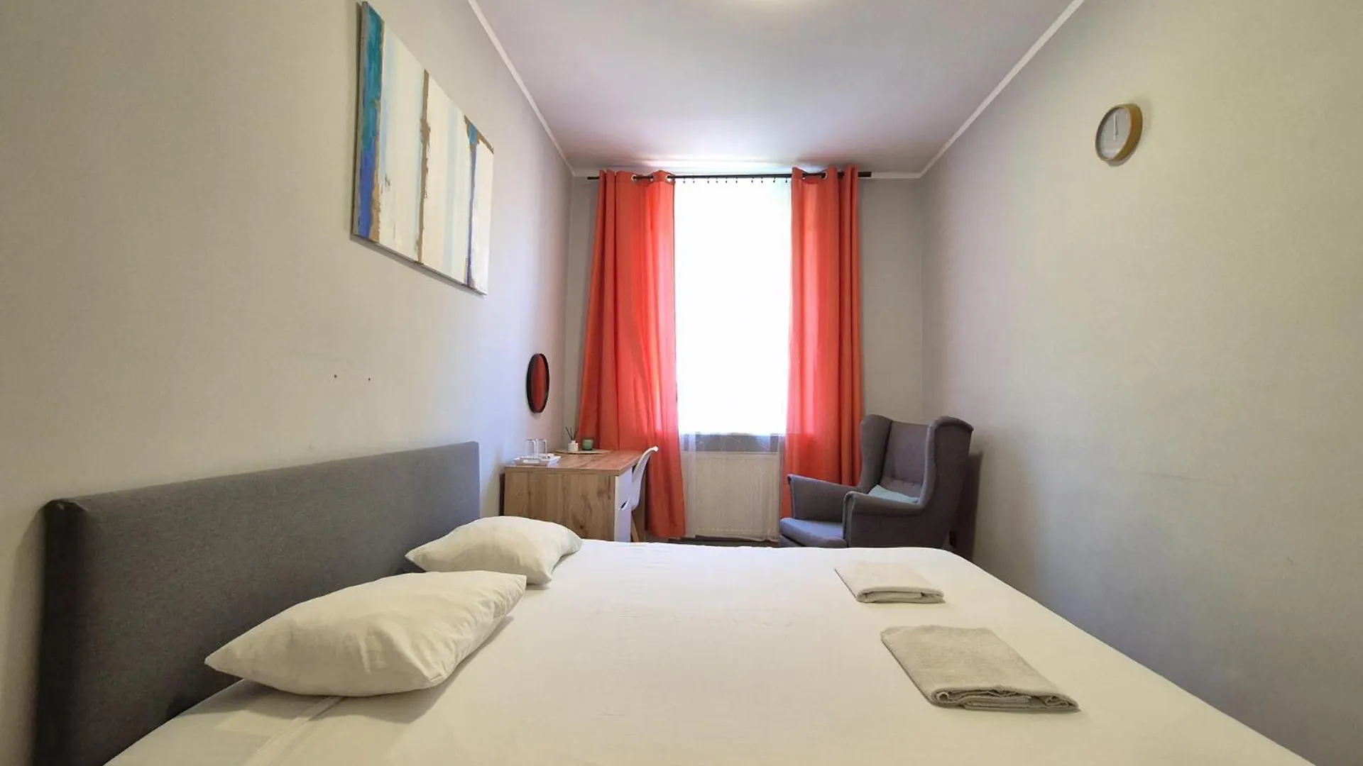 Pini Hostel - Przytulne Pokoje W Centrum Krakowa