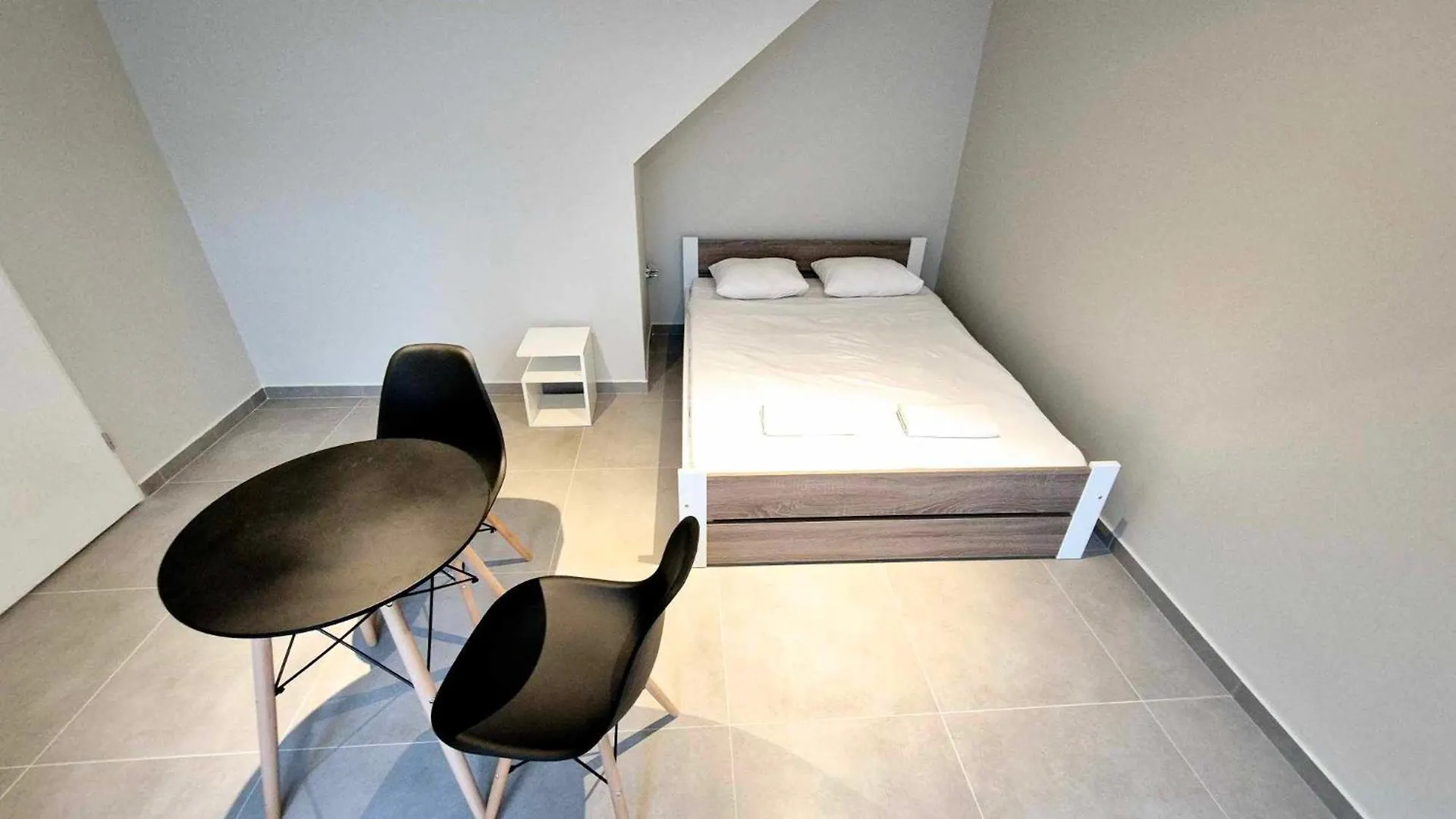 Pini Hostel - Przytulne Pokoje W Centrum Krakowa 0*, Krakow